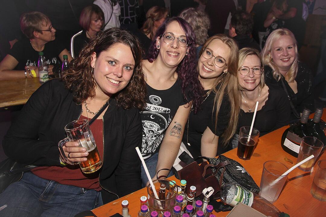 Party und Tanz in der Dreifachhalle