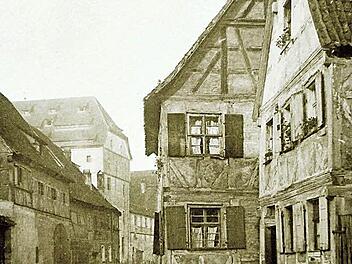 So sah das Forchheimer Fachwerkbau Krottental 3 in den 1890ern aus.   Repros: Reinhold Glas
