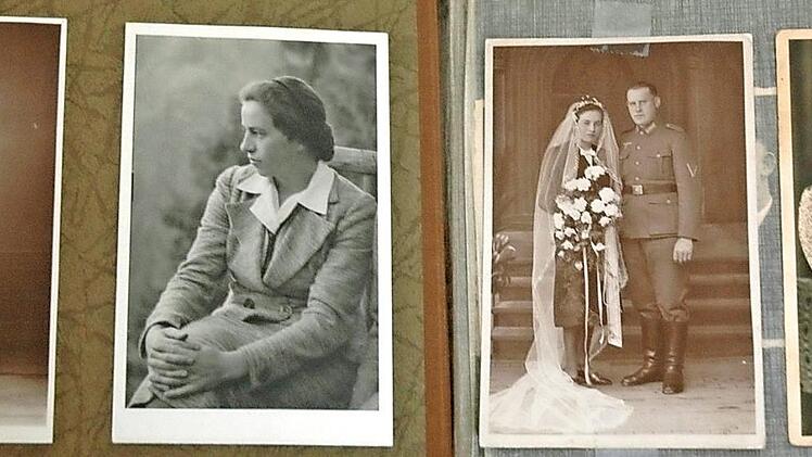 "Mein Leben scheint mir der Jahre nach lang und doch ist es so schnell vergangen. Und wollte ich alles, was zwischen den Zeilen steht, aufschreiben, es würde ein Buch mit vielen Seiten werden", hob Anna Michalska hervor. Die Bilder machen die Vergangenheit der 104-Jährigen lebendig. Von links: der Ehemann und damalige Soldat Johann Michalska, Anna Michalska als junge Frau, das Hochzeitsbild und Anna Michalska mit Töchterchen Roswitha.  Fotos: Edwin Meißinger
