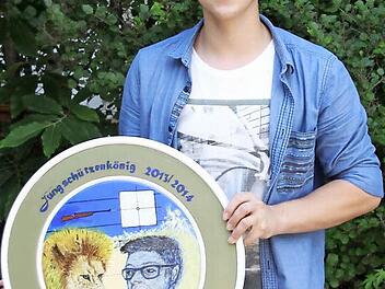 Leon Müller mit seiner Königsscheibe Foto: Mariell Dörrschmidt