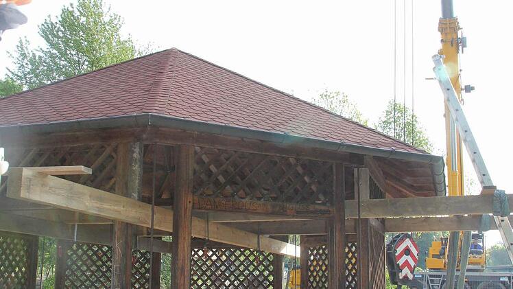 Einmal absetzen war nötig, um den Pavillon umzusetzen.