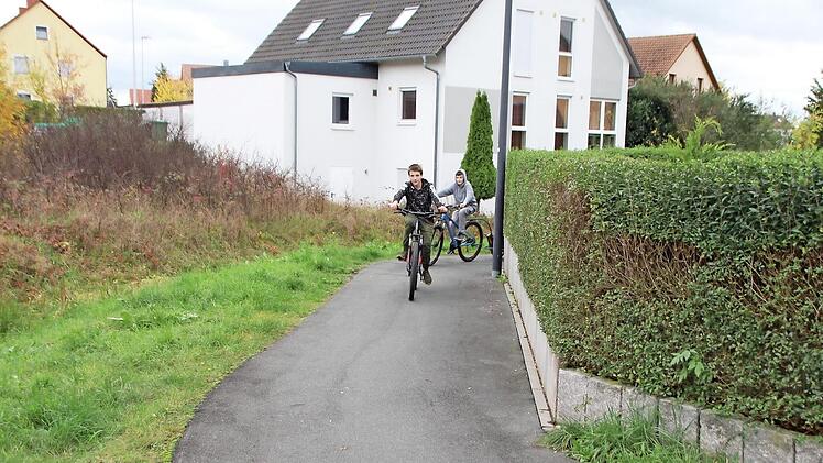 Diese unübersichtliche Kurve auf dem Radweg soll entschärft werden.  Foto: Andreas Dorsch