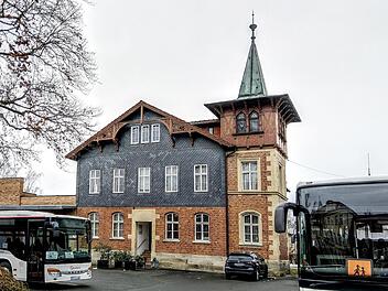Das einstige Wohnhaus und Atelier der Gebrüder Brückner in der Rodacher Straße ist seit 1958 Zentrale eines Omnibus-Unternehmens.Foto: Jochen Berger