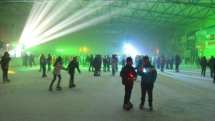 Eisdisco 2015 in der Bad Kissinger Eishalle. Foto: Peter Rauch