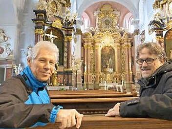 Kirchenpfleger Georg Koch (links) und Architekt Johannes Sieben sind mit dem Ergebnis der Sanierung von St. Martin zufrieden. Foto: Marion Krüger-Hundrup