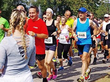 Bei gutem Wetter gingen im vergangenen Jahr die Teilnehmern des Viertel- und Halbmarathons auf die Strecke. Foto: Heike Schülein/Archiv