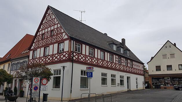 Das Gebäude der ehemaligen Hypo-Vereinsbank wird bald den Besitzer wechseln. Die Stadt hat Interesse, das Haus zu übernehmen.