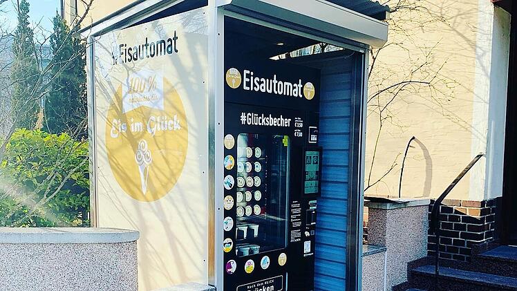 Nürnberg: Eiscreme auch nachts genießen - Eislokal stellt eigenen Automaten auf