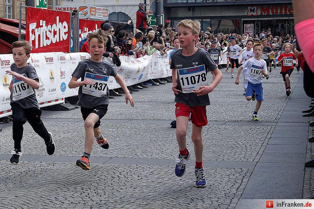 Weltkulturerbelauf in Bamberg: Der Zieleinlauf am Maxplatz