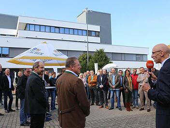 Das Medienhaus feierte sein Hoffest. Von einer positiven Entwicklung am Standort Kulmbach sprach der Geschäftsführer der Mediengruppe Oberfranken, Walter Schweinsberg. Fotos: Barbara Herbst