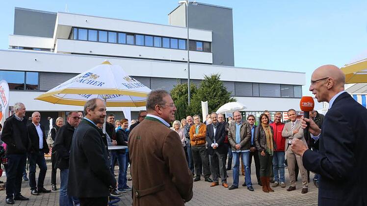Das Medienhaus feierte sein Hoffest. Von einer positiven Entwicklung am Standort Kulmbach sprach der Geschäftsführer der Mediengruppe Oberfranken, Walter Schweinsberg. Fotos: Barbara Herbst