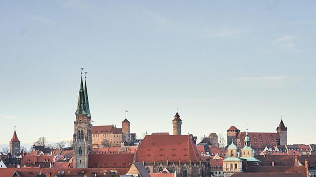 Um die rasante Ausbreitung des Coronavirus eindämmen zu können, müssen sich auch Nürnbergs Bewohner an zahlreiche Einschränkungen und Änderungen halten. Symbolfoto: Serigalan/Pixabay