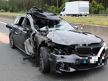 Gl&uuml;ck im Ungl&uuml;ck: Ein Verletzter nach schwerem Verkehrsunfall auf der A9
