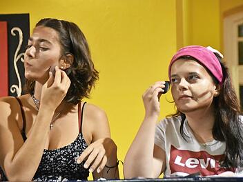 Auch eine Schminkanleitung gehörte bei den "Schauspielkids" zum Programm.