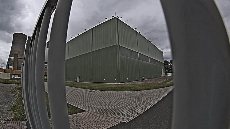 Bella - das Zwischenlager in Grafenrheinfeld beherbergt derzeit 33 Castoren, Platz ist für weitere 55 Atommüll-Behälter. Foto: Matthias Hoch