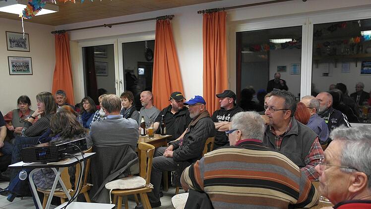 Mit über 30 Teilnehmern war das Bürgergespräch im Sportheim des SV Mannsflur sehr gut besucht.