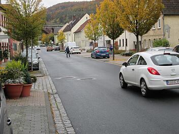 Die Gemeinde Euerdorf möchte nach wie vor einen sicheren Fußgänger-Überweg in der Ortsmitte durchsetzen. Foto: Winfried Ehling