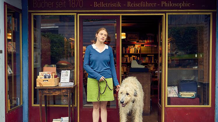 Luise (Luna Wedler) hat immer Angst, dass etwas schlimmes passiert.