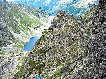 Faith Dickey, die wahrscheinlich beste Slacklinerin der Welt, kommt zur Russischen Nacht nach Höchstadt.  Foto: Andrew Craig