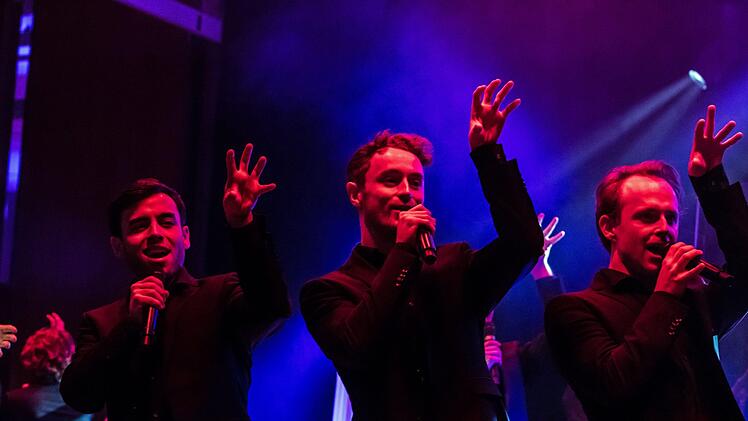 "Best of" lautete das Motto beim Gastspiel der Show "The 12 Tenors" im sehr gut besuchten Coburger Kongresshaus.Foto: Jochen Berger