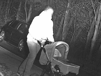 Eine Frau in Nordrhein-Westfalen wurde mit Buggy auf dem Gehweg mit 61 Stundenkilometern geblitzt. Foto: ---/Kreispolizeibeh&ouml;rde M&auml;rkischer Kreis/dpa