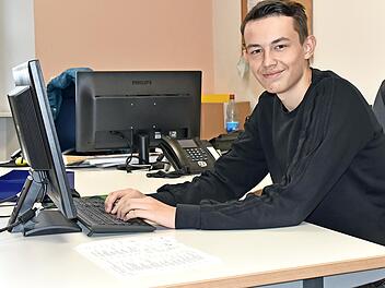 Der Ausbildungsmarkt im Landkreis Haßberge hat durch die Corona-Pandemie nicht gelitten. 78 Prozent der Bewerber mündeten in eine Berufsausbildung. Darunter war Elias Krines, der am 1. September eine Ausbildung zum Verwaltungsfachangestellten bei der Gemeinde Knetzgau begann.