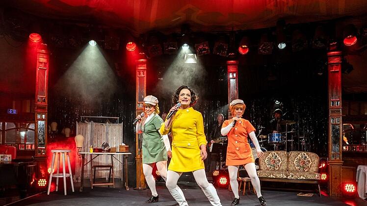 Die Geschwister Pfister zelebrieren eine "neue Offenheit" des Genres und kehren damit zu den Anf&auml;ngen deutscher Schlagerkunst zur&uuml;ck.