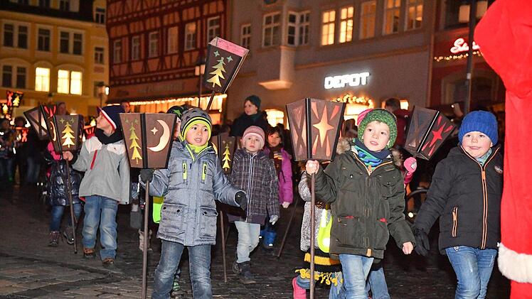 Impressionen von der Eröffnung des Coburger Weihnachtsmarktes. Foto: Ronald Rinklef