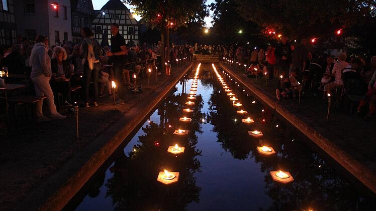 Romantische Atmosphäre beim Schein der vielen Lichter in Horsdorf Fotos: Gerda Völk