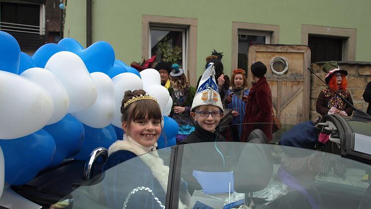 Impressionen vom Faschingsumzug in Steinwiesen. Foto: Susanne Deuerling