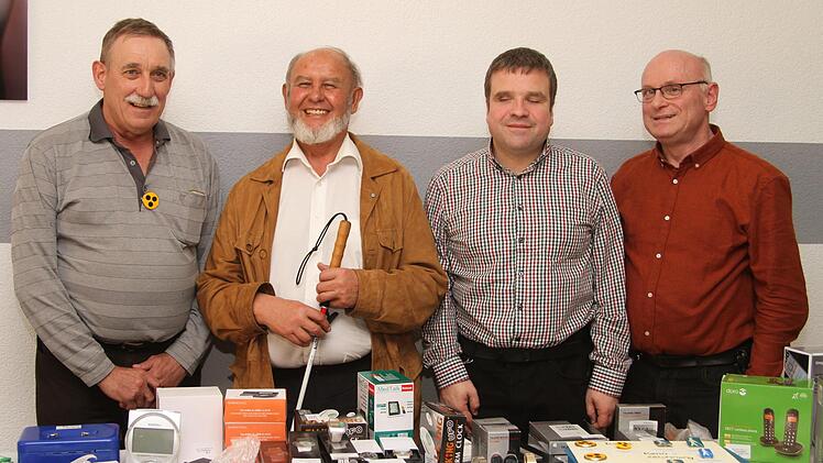 Bei der Verabschiedung und Vorstellung des Blinden- und Sehbehindertenberaters im Landkreis Haßberge (von links): Nachfolger Christoph Stumpf, der bisherige Berater Michael Schulz,  stellvertretender  Bezirksgruppenleiter Christian Rupp sowie Hans-Josef Hero, der Ansprechpartner im Landratsamt Haßberge.