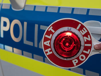 Kühltransporter aus Polen verstößt gegen Fahrverbot - Polizei leitet Verfahren gegen Firma ein