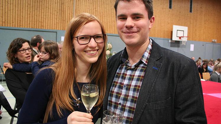 Tina aus Frimmersdorf und Sascha aus Ailsbach haben die Hochzeit zwar ins Auge gefasst, wollen sich aber noch etwas Zeit lassen.