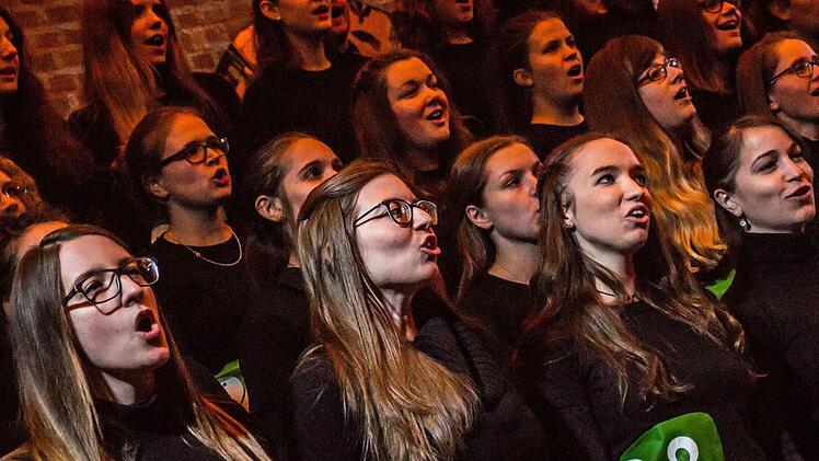 Impressionen vom Adventskonzert mit dem Coburger Hochschulchor "Die Klangfänger" in St. MarkusFoto: Jochen Berger