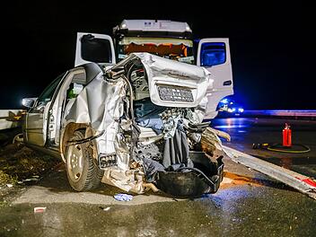 Schwerer Unfall auf A3 bei N&uuml;rnberg mit zwei Verletzten