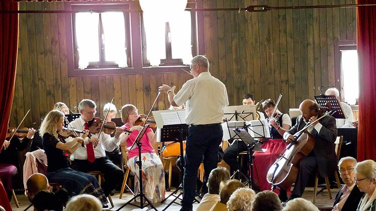 Der Musizierkreis Neustadt bei seinem Gastspiel in Meilschnitz.Foto: Jochen Berger