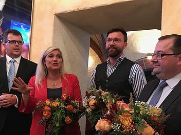 Melanie Huml eroberte wieder das Direktmandat  im Stimmkreis Bamberg Stadt, dennoch wollte sich bei der CSU  keine Feierlaune einstellen (von links): Christian Lange, Melanie Huml, Stefan Kuhn und Thomas Söder.  Michael Wehner