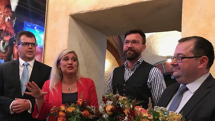 Melanie Huml eroberte wieder das Direktmandat  im Stimmkreis Bamberg Stadt, dennoch wollte sich bei der CSU  keine Feierlaune einstellen (von links): Christian Lange, Melanie Huml, Stefan Kuhn und Thomas Söder.  Michael Wehner