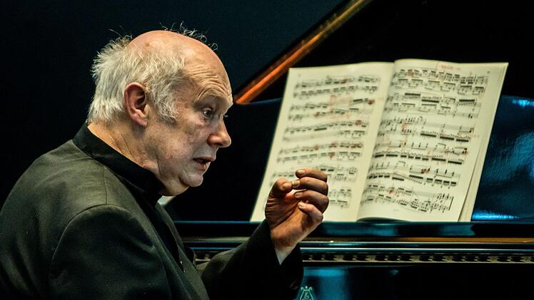 Meisterlicher Pianist, kenntnisreicher Musikerklärer: Michael Leslie beeindruckte mit seinem Beethoven-Abend in Coburg.Foto: Jochen Berger
