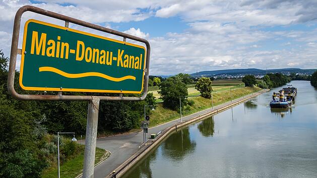 Hirschaid: Seniorin st&uuml;rzt in Main-Donau-Kanal - Retter verschwindet