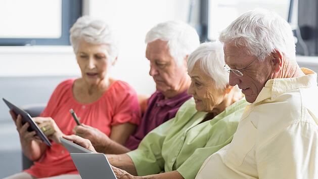 Neue Zahlen zu Rente und Pension: So gut schneiden Beamte im Vergleich ab