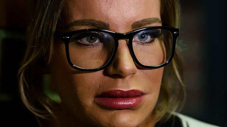 Gina-Lisa Lohfink, einst gestartet bei "Germany's Next Topmodel", gilt auch f&uuml;r die &uuml;berdrehten Reality-TV-Verh&auml;ltnisse als einigerma&szlig;en exzentrisch.