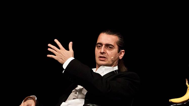 Hagen Rether bei seinem Gastspiel im Coburger Kongresshaus.Foto: Jochen Berger