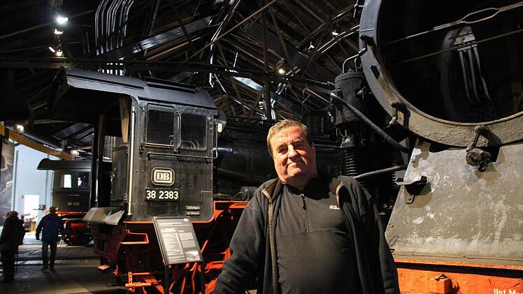 An Silvetser hat Volker Dietel offiziell seinen letzten Tag als Leiter des Deutschen Dampflokomotiv-Museums in Neuenmarkt. Foto: Jürgen Gärtner