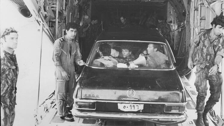 In diesem schwarzen Mercedes fuhren israelische Soldaten zur Geiselbefreiung in Entebbe.  Foto: Archiv