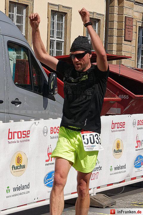 Weltkulturerbelauf 2017 in Bamberg: Der Zieleinlauf am Maxplatz