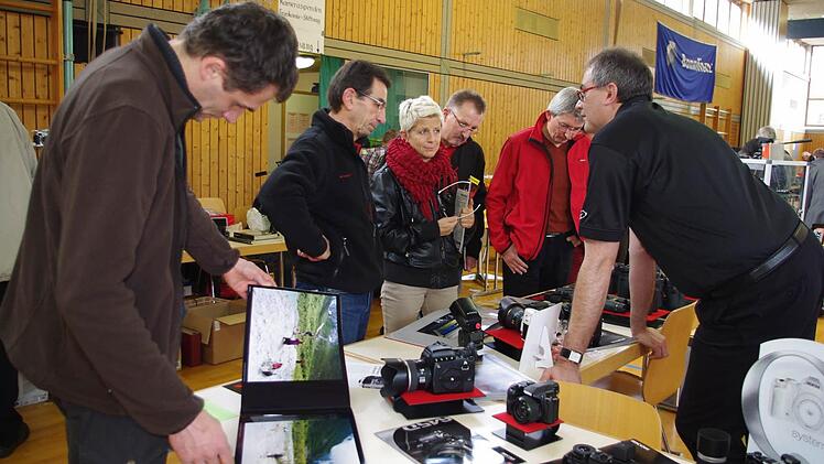 Die Fotofreunde Steinberg laden wieder zur Steinberger Fotobörse ein - hier Bild aus dem Vorjahr. Foto: Heike Schülein