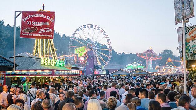Der Kl&auml;ger st&ouml;rt sich vor allem an den XXL-N&auml;chten, wo die Besucher des Freischie&szlig;ens bis tief in die Nacht feiern. Foto: Marian Hamacher/Archiv