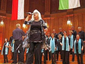 Jutta Wieczorek gehörte mit  "Bright Voices" zu den vielen Akteuren des Jubiläumskonzerts.Klaus Werner