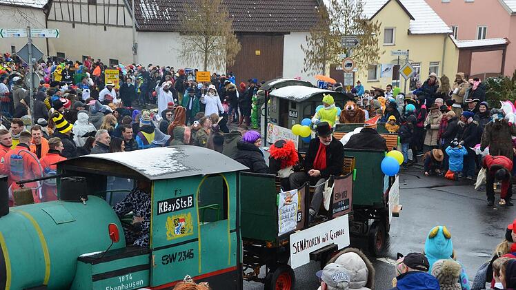 Stra&szlig;enfasching in Ebenhausen Foto: Peter Rauch